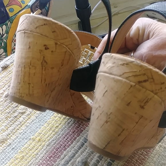 TOMMY HILFIGER SANDALS - Picture 4 of 17